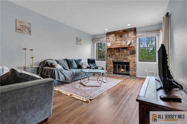 27 Manor Drive, Hillsborough, NJ 08844