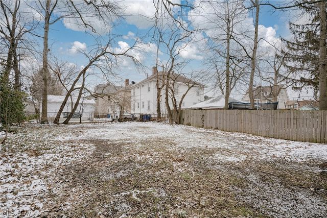 14915 Clifton Boulevard, Lakewood, OH 44107