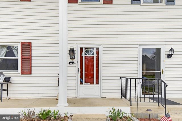 212 BEECHWOOD LN, Elizabethtown, PA 17022