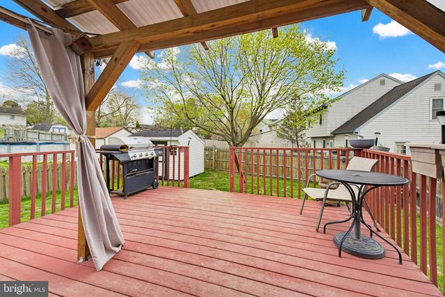 212 BEECHWOOD LN, Elizabethtown, PA 17022