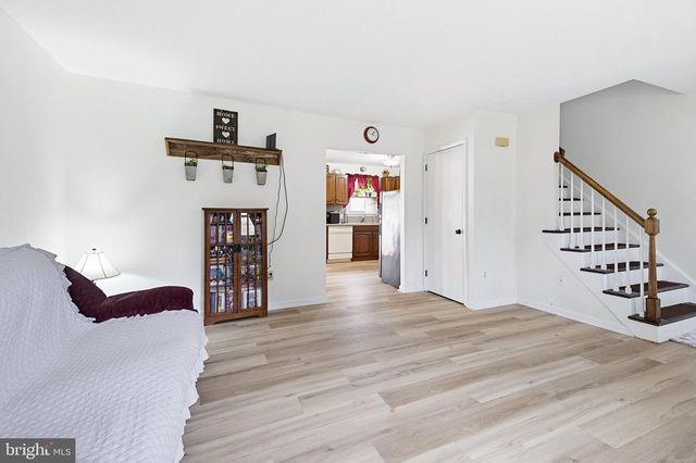 212 BEECHWOOD LN, Elizabethtown, PA 17022