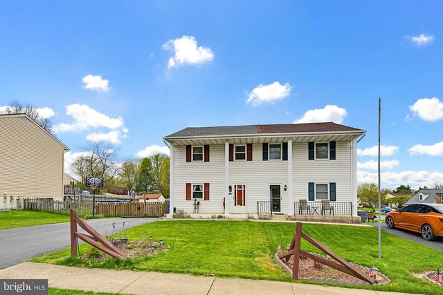 212 BEECHWOOD LN, Elizabethtown, PA 17022