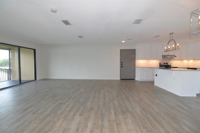 361 W LAKE FAITH DRIVE 112, Maitland, FL 32751