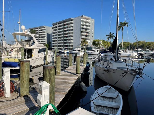 2415 NW 16th St Rd 102, Miami, FL 33125