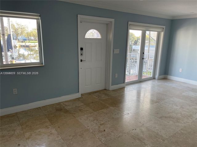 2415 NW 16th St Rd 102, Miami, FL 33125