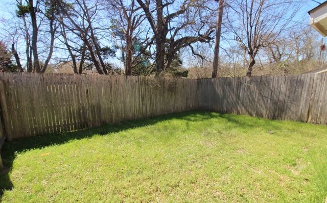 122 Country Bend Drive, Duncanville, TX 75137