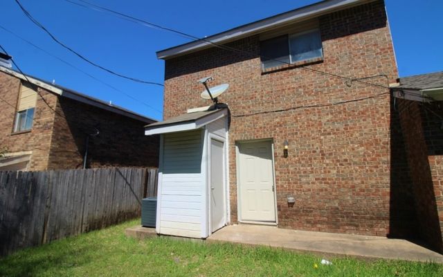 122 Country Bend Drive, Duncanville, TX 75137