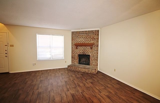 122 Country Bend Drive, Duncanville, TX 75137