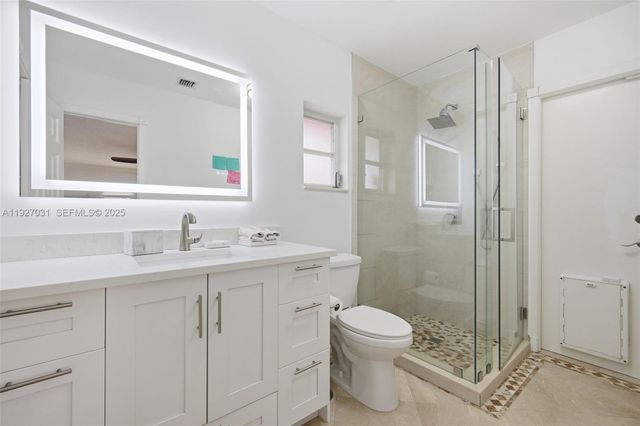 713 Diplomat Pkwy, Hallandale Beach, FL 33009