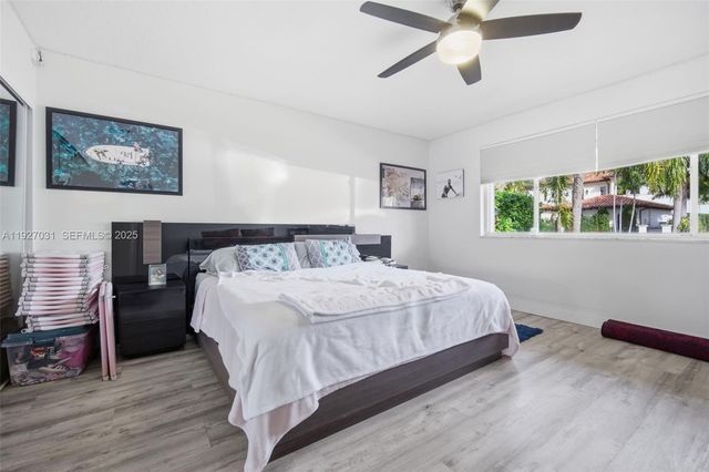 713 Diplomat Pkwy, Hallandale Beach, FL 33009