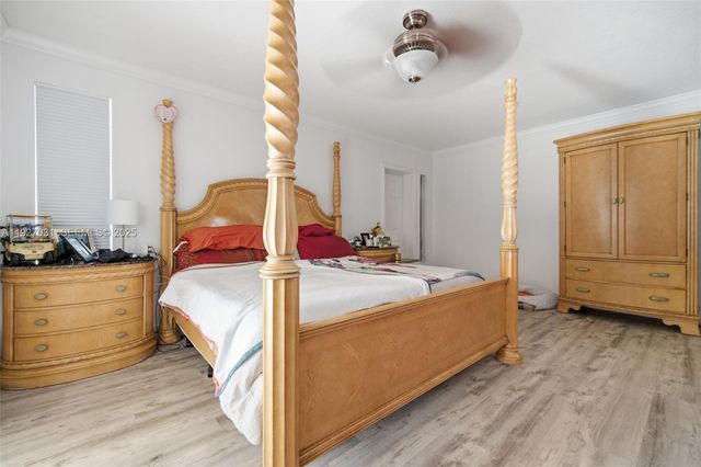 713 Diplomat Pkwy, Hallandale Beach, FL 33009