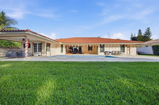 713 Diplomat Pkwy, Hallandale Beach, FL 33009