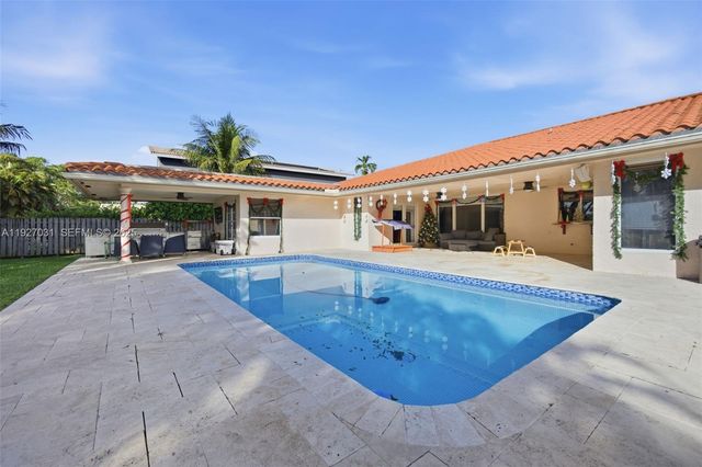 713 Diplomat Pkwy, Hallandale Beach, FL 33009