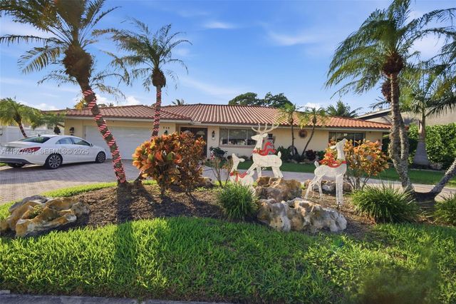 713 Diplomat Pkwy, Hallandale Beach, FL 33009