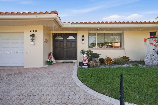 713 Diplomat Pkwy, Hallandale Beach, FL 33009