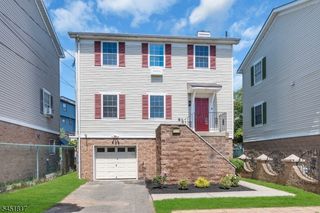 81 Crane St, Newark City, NJ 07104
