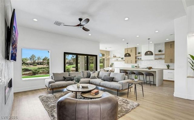 9213 Villa Ridge Drive, Las Vegas, NV 89134