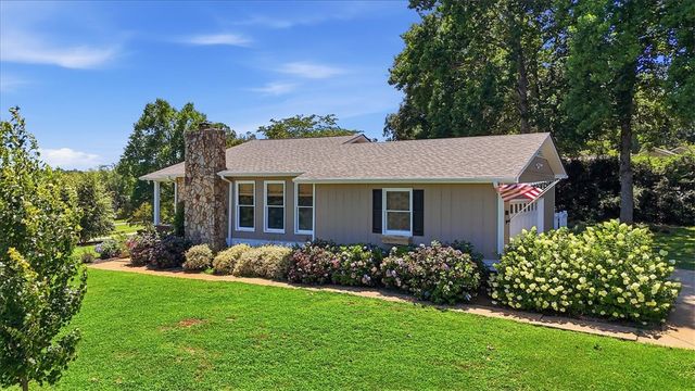 1800 Grandview Drive, Seneca, SC 29672