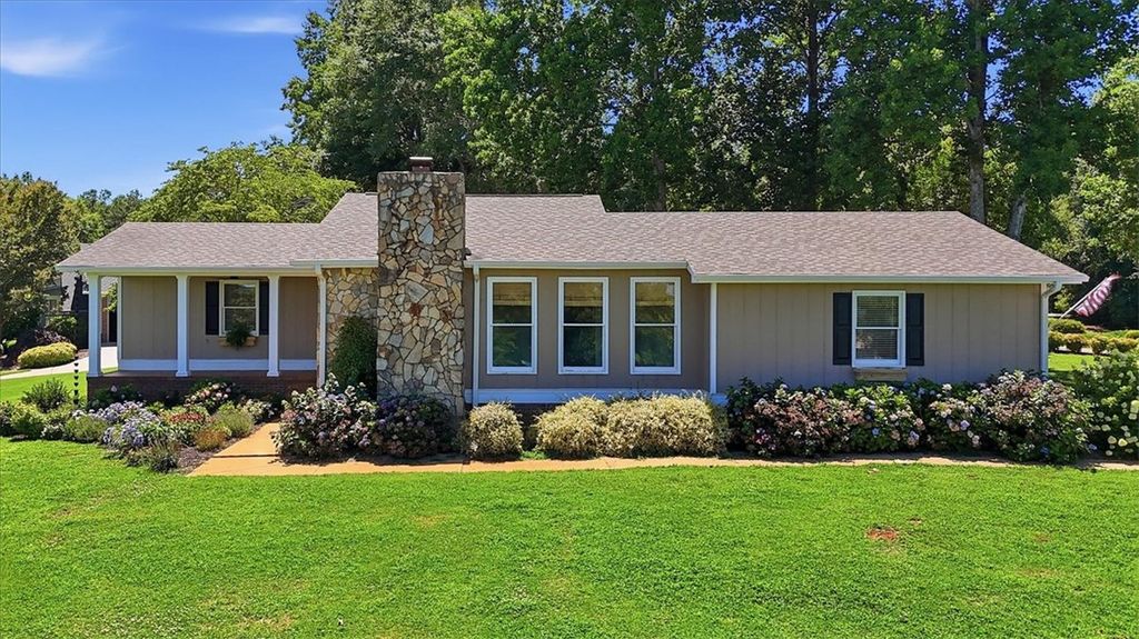 1800 Grandview Drive, Seneca, SC 29672