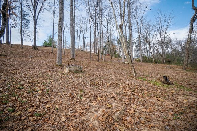 6777 Spencer Rd, Rock Island, TN 38581