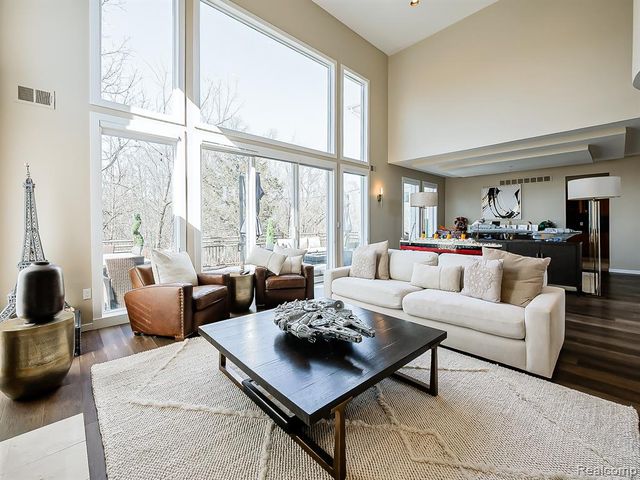 6310 Branford Drive, West Bloomfield, MI 48322