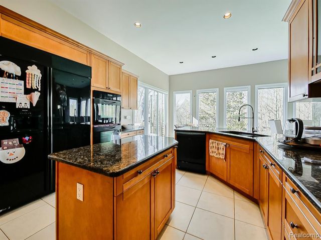 6310 Branford Drive, West Bloomfield, MI 48322