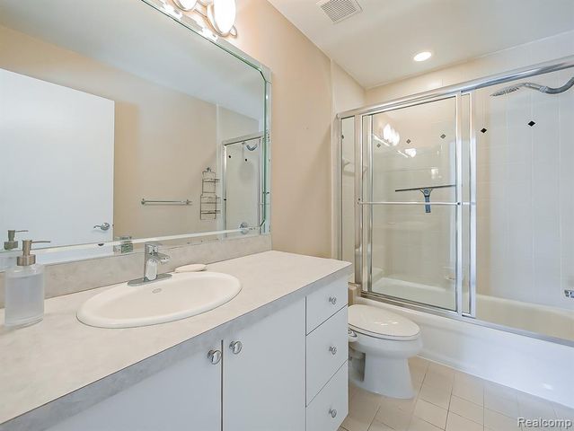 6310 Branford Drive, West Bloomfield, MI 48322