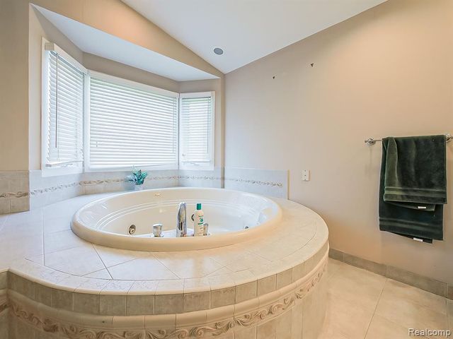 6310 Branford Drive, West Bloomfield, MI 48322