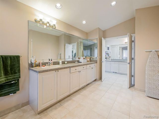 6310 Branford Drive, West Bloomfield, MI 48322