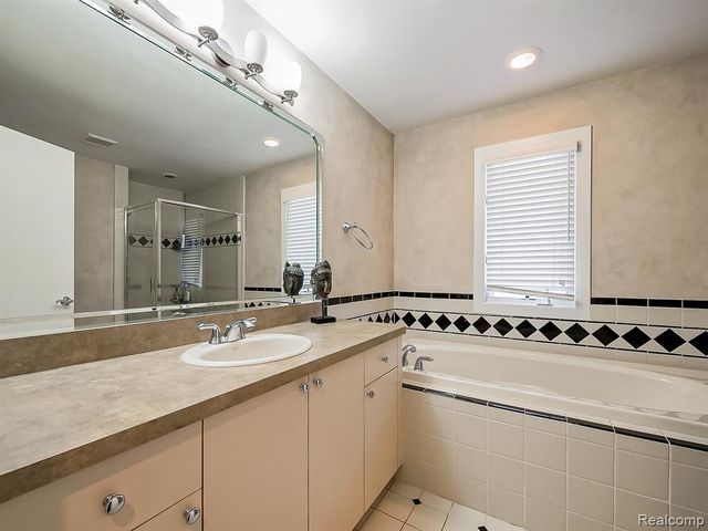 6310 Branford Drive, West Bloomfield, MI 48322