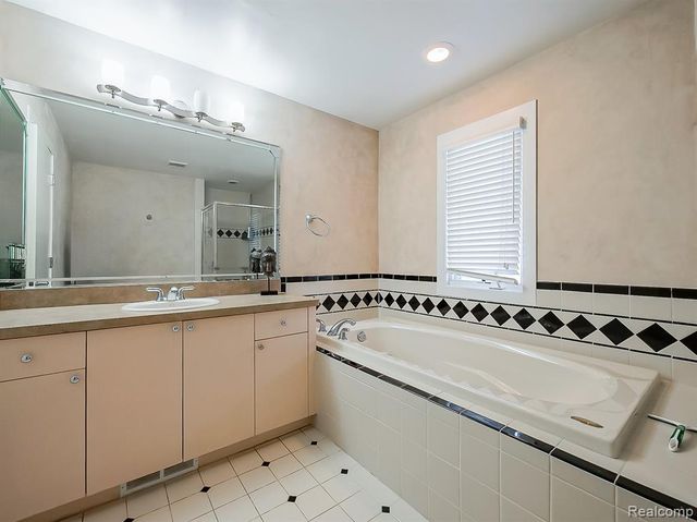 6310 Branford Drive, West Bloomfield, MI 48322