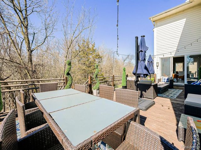 6310 Branford Drive, West Bloomfield, MI 48322