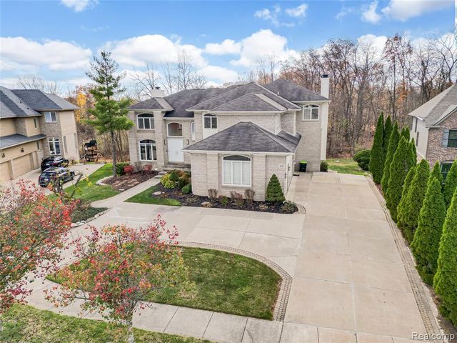 6310 Branford Drive, West Bloomfield, MI 48322
