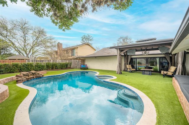 3119 Broadmoor Drive, Sugar Land, TX 77478