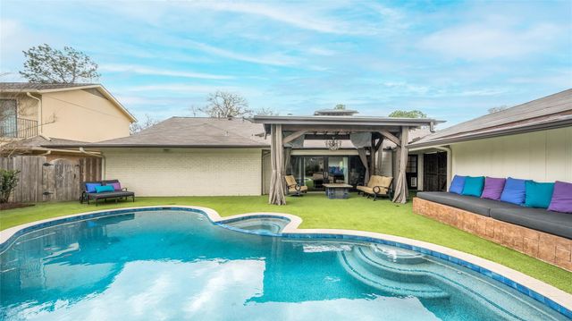 3119 Broadmoor Drive, Sugar Land, TX 77478