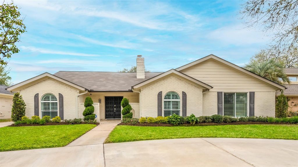 3119 Broadmoor Drive, Sugar Land, TX 77478