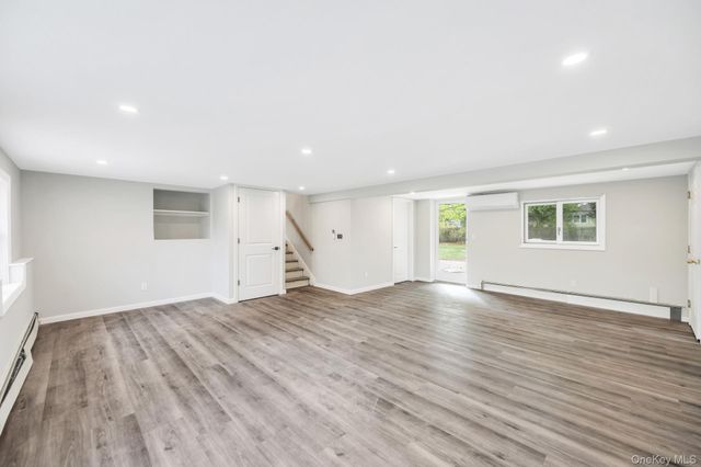 48 Earl Road, Melville, NY 11747