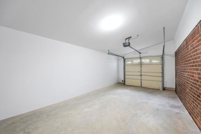 48 Earl Road, Melville, NY 11747