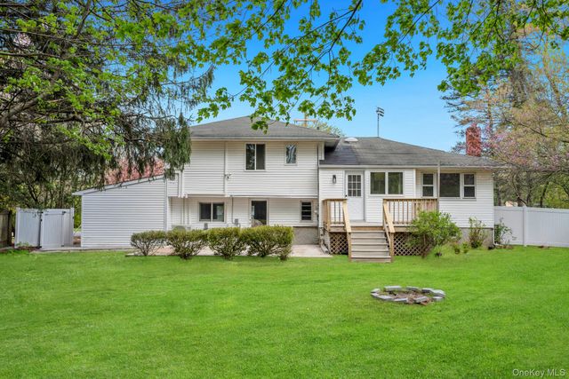 48 Earl Road, Melville, NY 11747