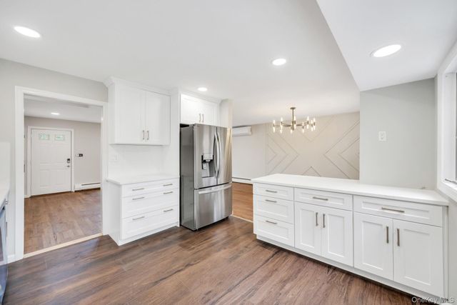 48 Earl Road, Melville, NY 11747