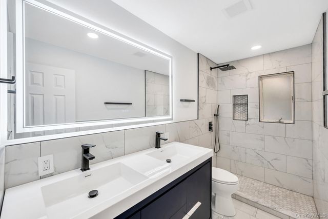 48 Earl Road, Melville, NY 11747