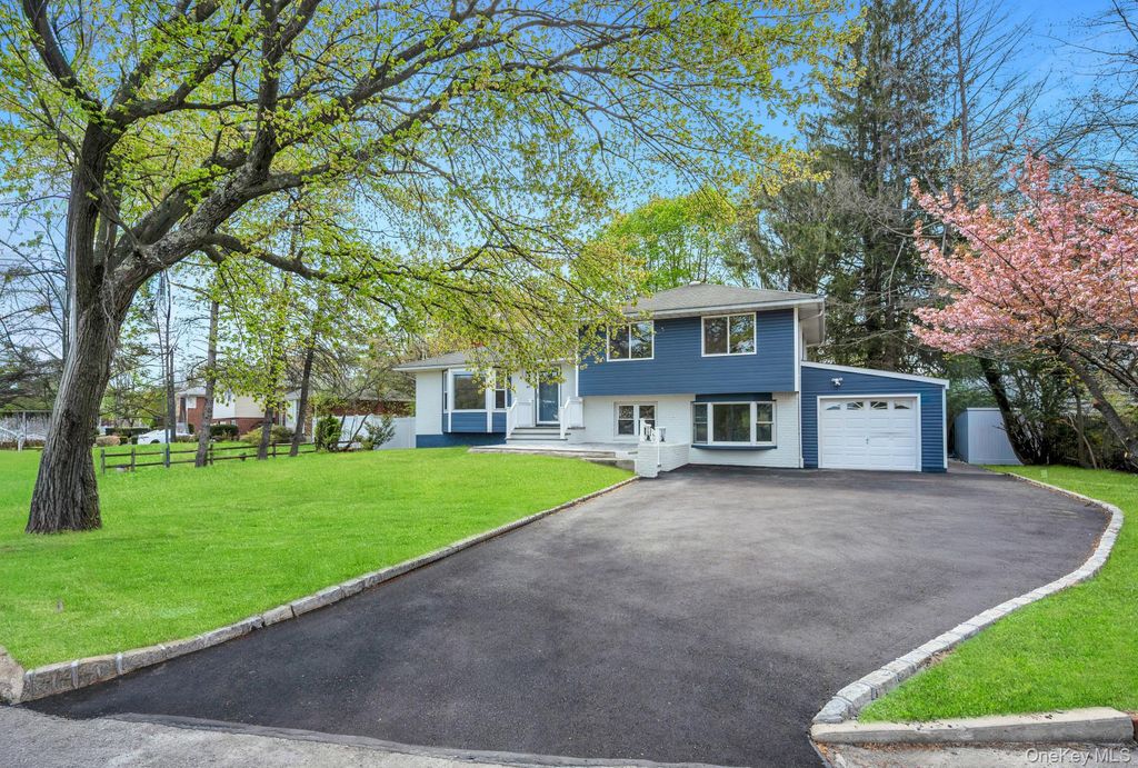 48 Earl Road, Melville, NY 11747