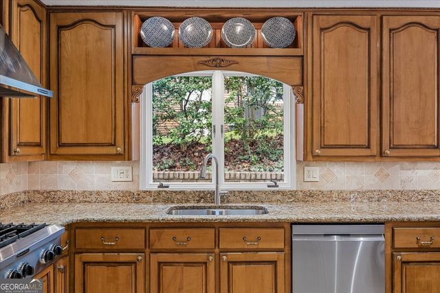 5129 Stratham Drive, Dunwoody, GA 30338