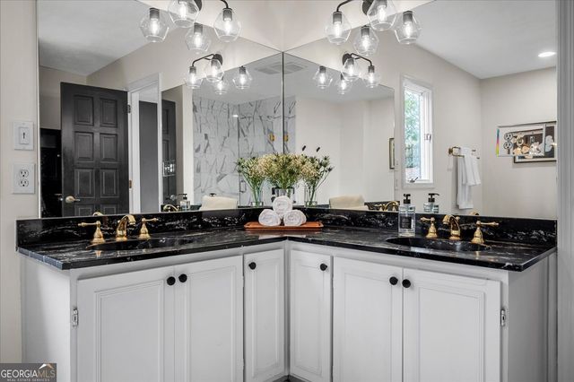 5129 Stratham Drive, Dunwoody, GA 30338