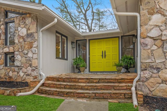 5129 Stratham Drive, Dunwoody, GA 30338