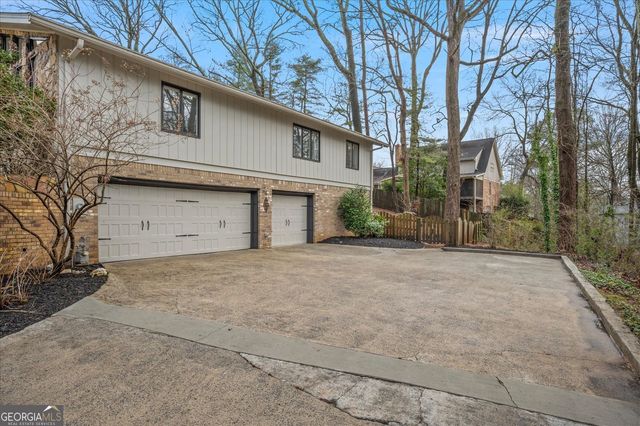 5129 Stratham Drive, Dunwoody, GA 30338