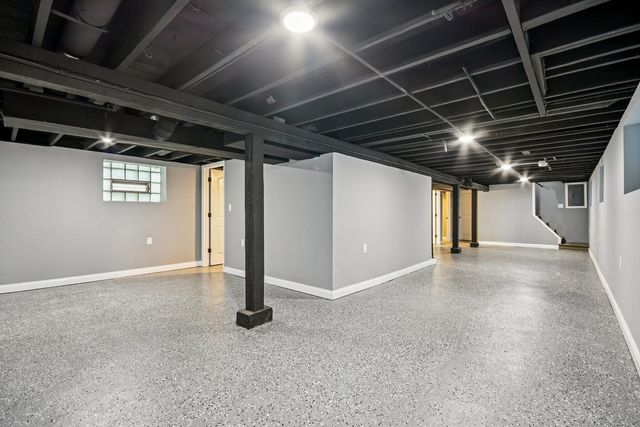 8536 S Maryland Avenue, Chicago, IL 60619