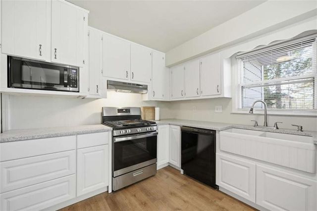 641 Field Cliff Drive, Stone Mountain, GA 30087