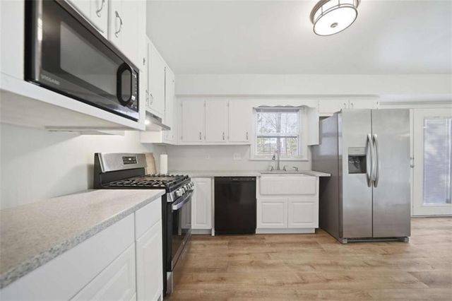 641 Field Cliff Drive, Stone Mountain, GA 30087