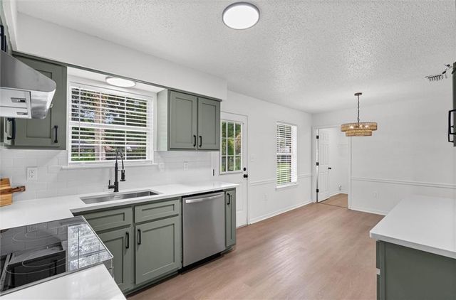 7750 Heaton Drive, Theodore, AL 36582